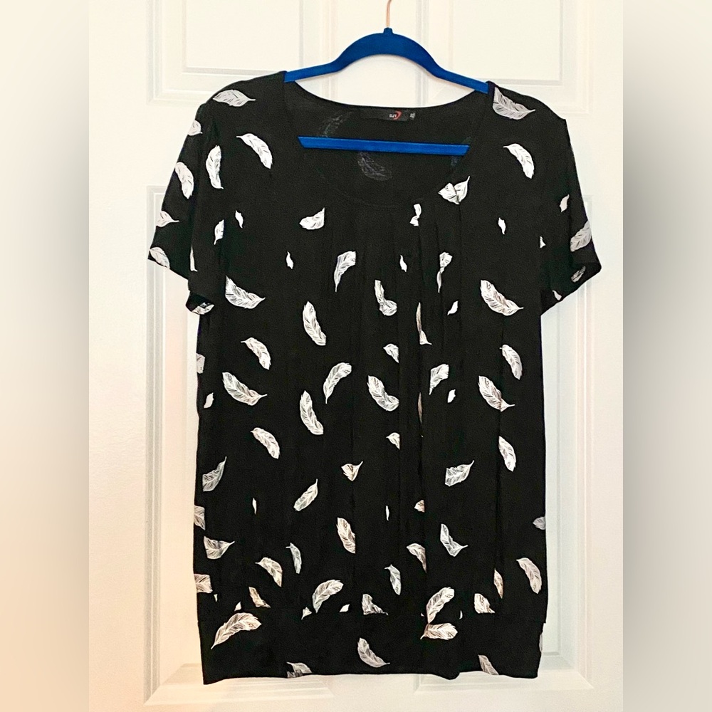 Women’s Short Sleeve Summer Blouse